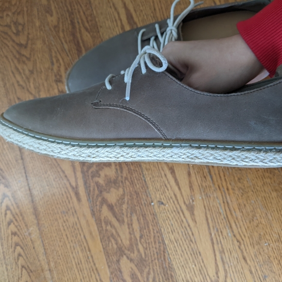 BNWOT Roots Leather Sneakers - Picture 4 of 6